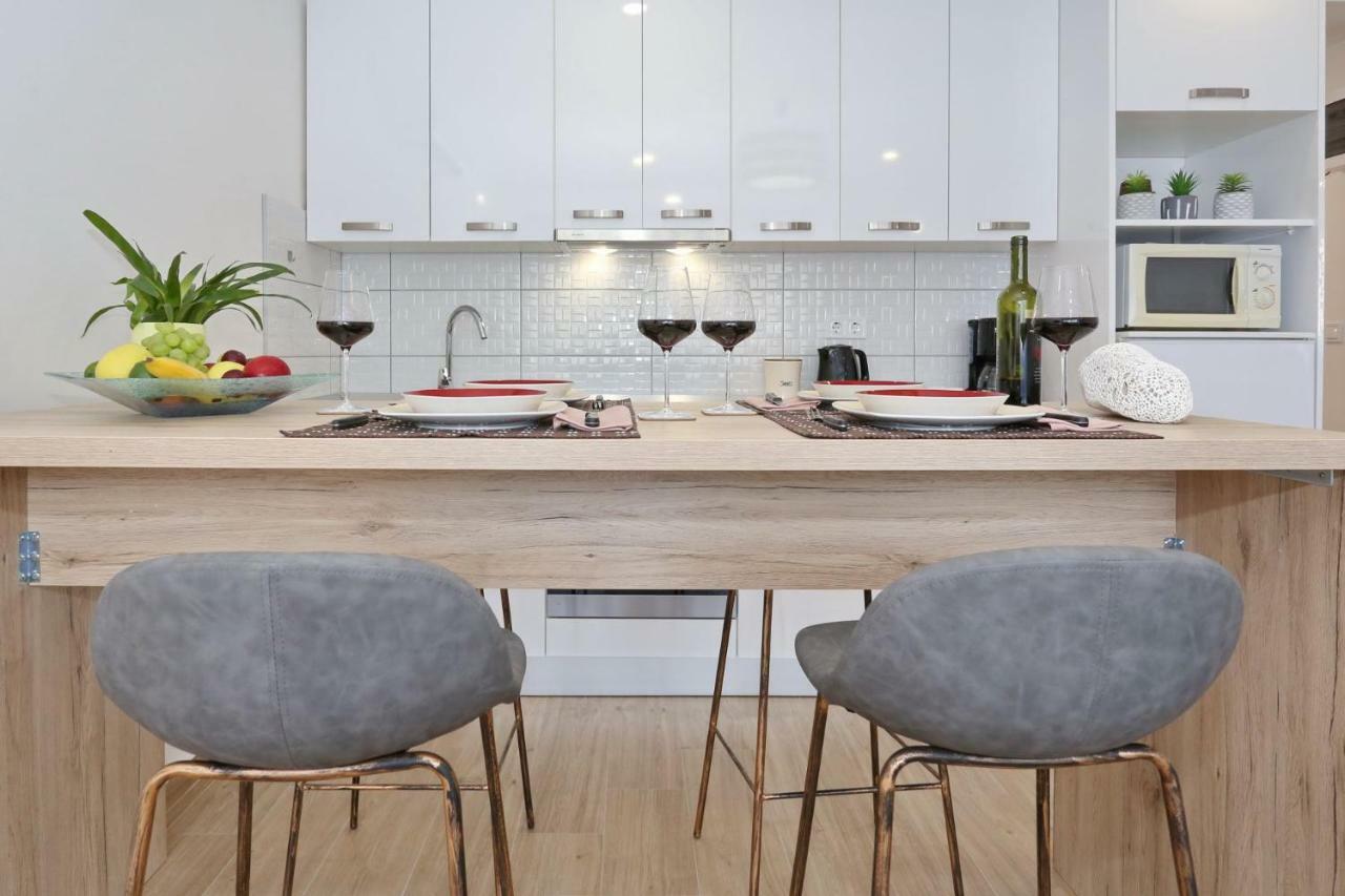 Two New Apartments By The Town Center Zadar Extérieur photo