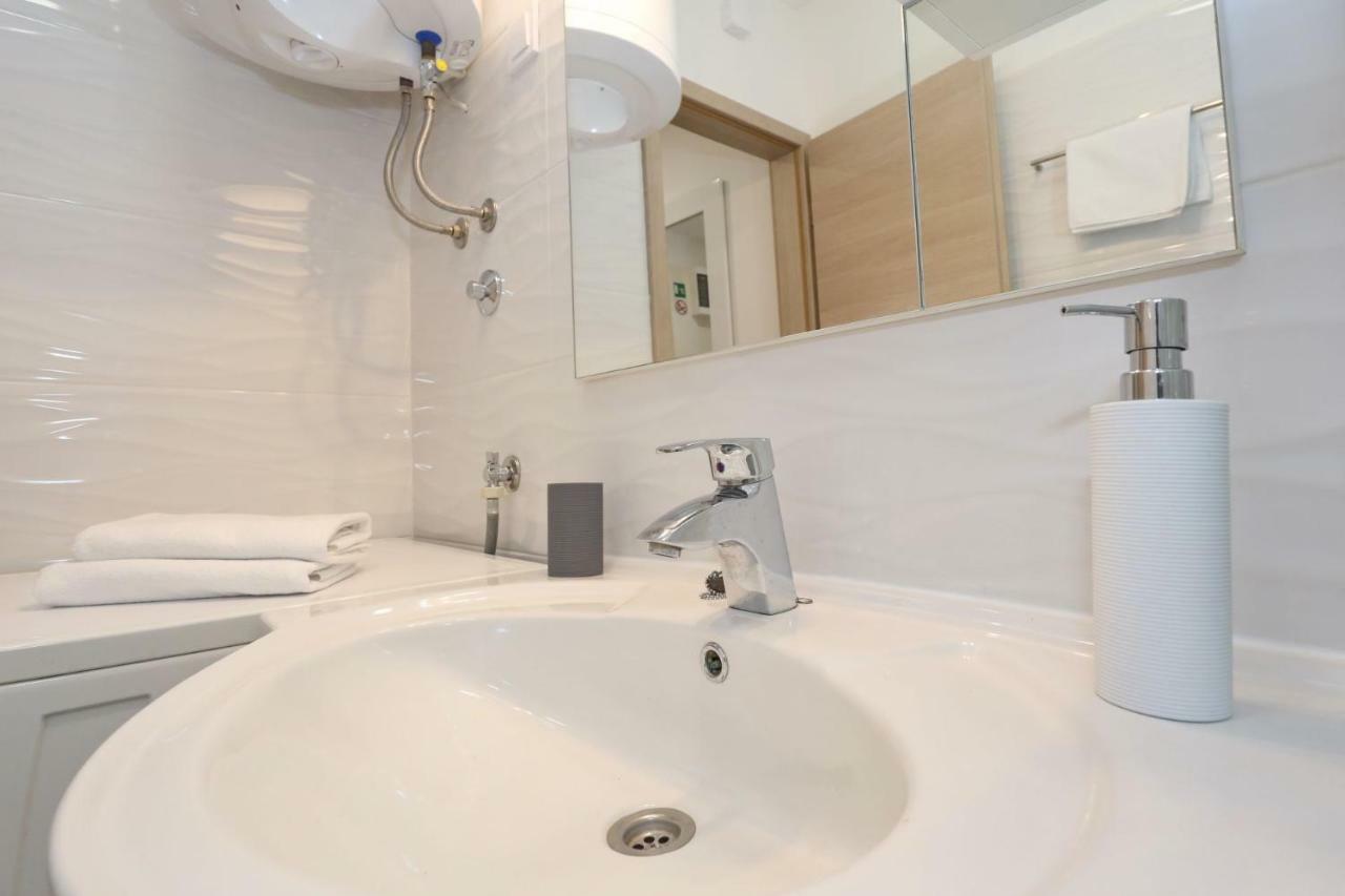 Two New Apartments By The Town Center Zadar Extérieur photo