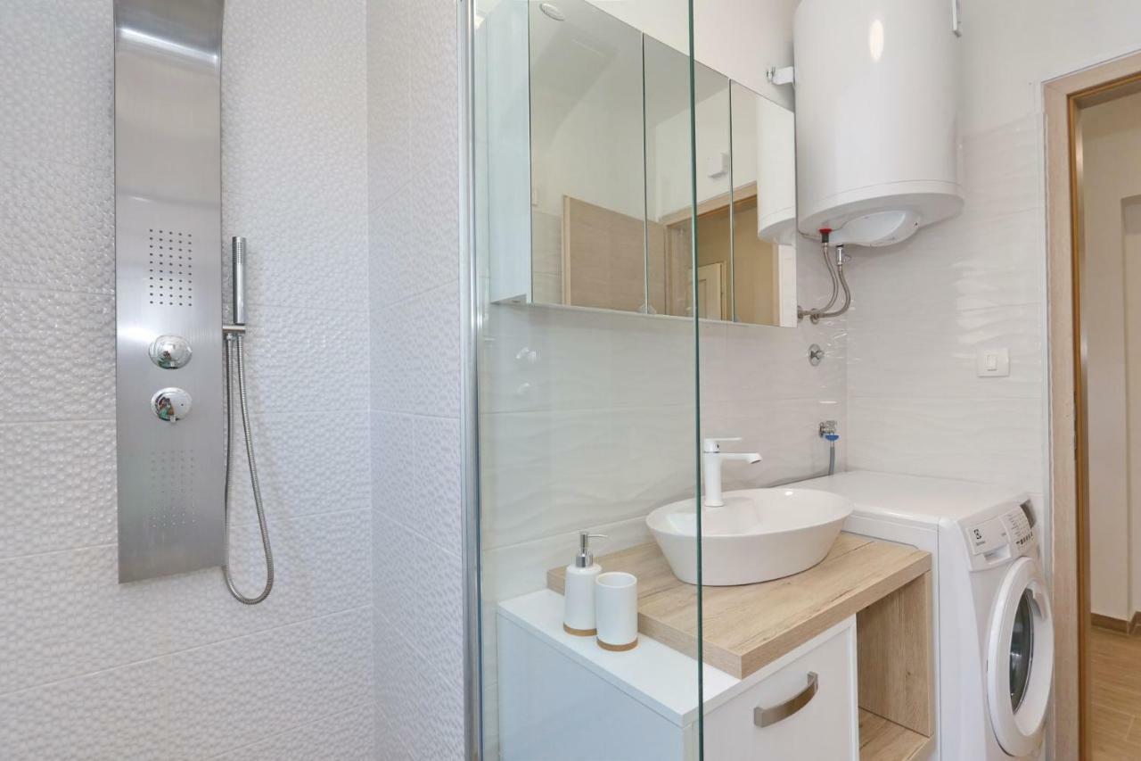 Two New Apartments By The Town Center Zadar Extérieur photo